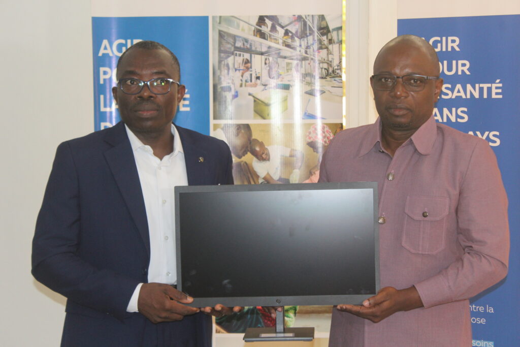 La Fondation Pierre Fabre renforce le CNRSD avec des matériels médicaux et informatiques