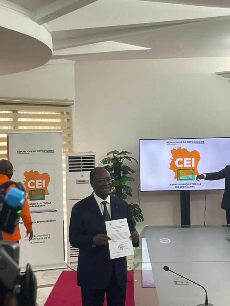 Côte d’Ivoire: les premiers mots du président Alassane Ouattara après le dépôt de sa candidature