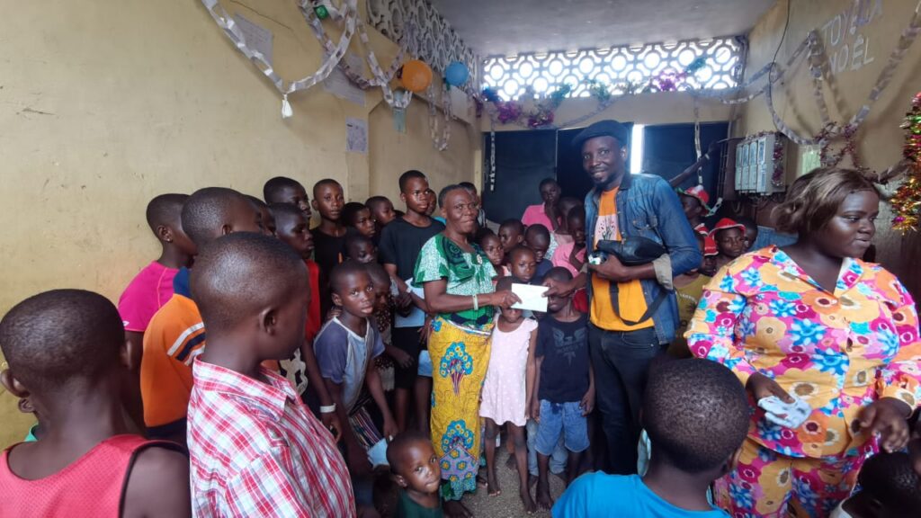 Prof Orynoko Zinozis Gabiam fidèle à son engagement envers les orphelinats